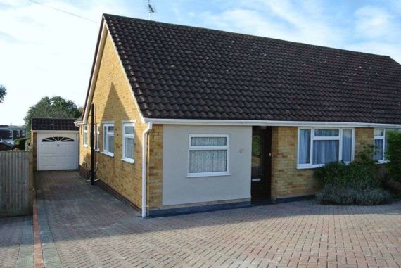 3 bedroom Bungalow t...